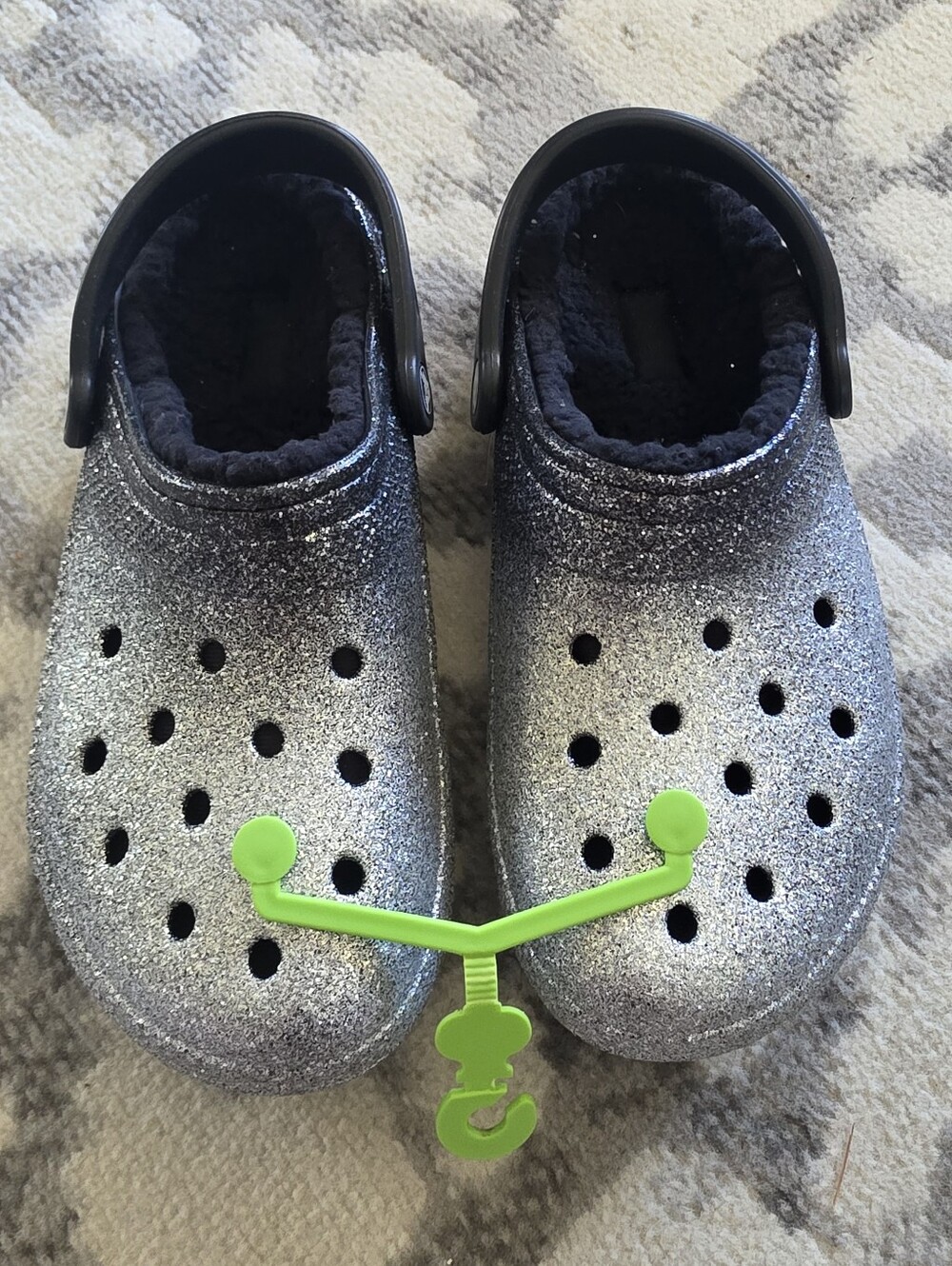 Crocs Classic Glitter Lined Clogs in black/silver BRAND NEW Women's Size 7